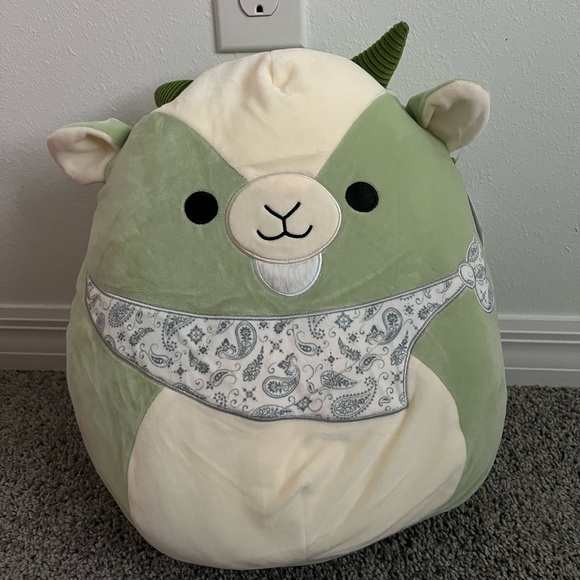 Palmer the goat squishmellow - Picture 1 of 3
